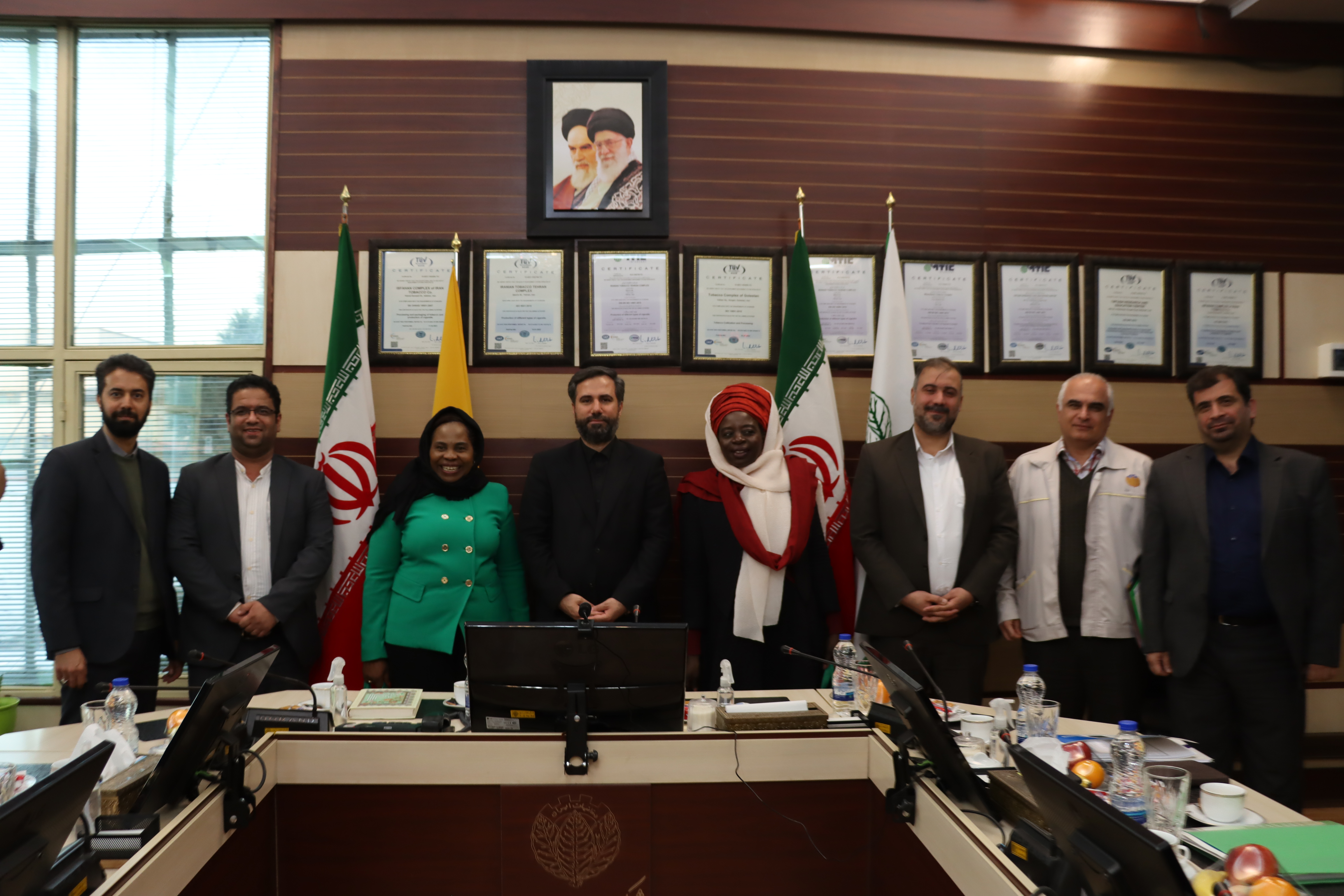 دیدار وزرای صنایع و تجارت و ارتباطات، تبلیغات و خدمات رادیو و تلویزیون زیمبابوه با مدیرعامل شرکت دخانیات ایران