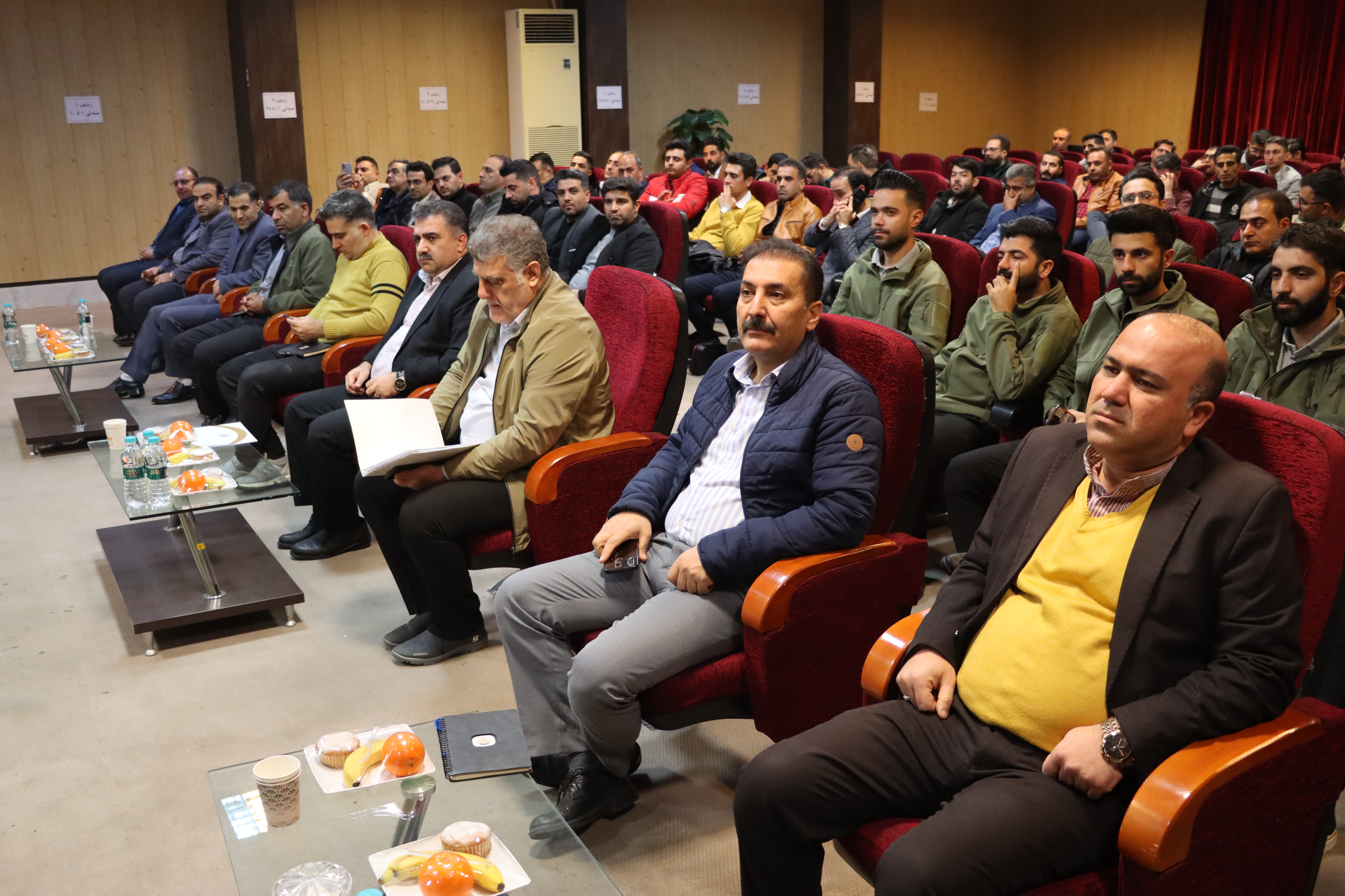 گردهمایی نمایندگان فروش مویرگی شرکت دخانیات ایران