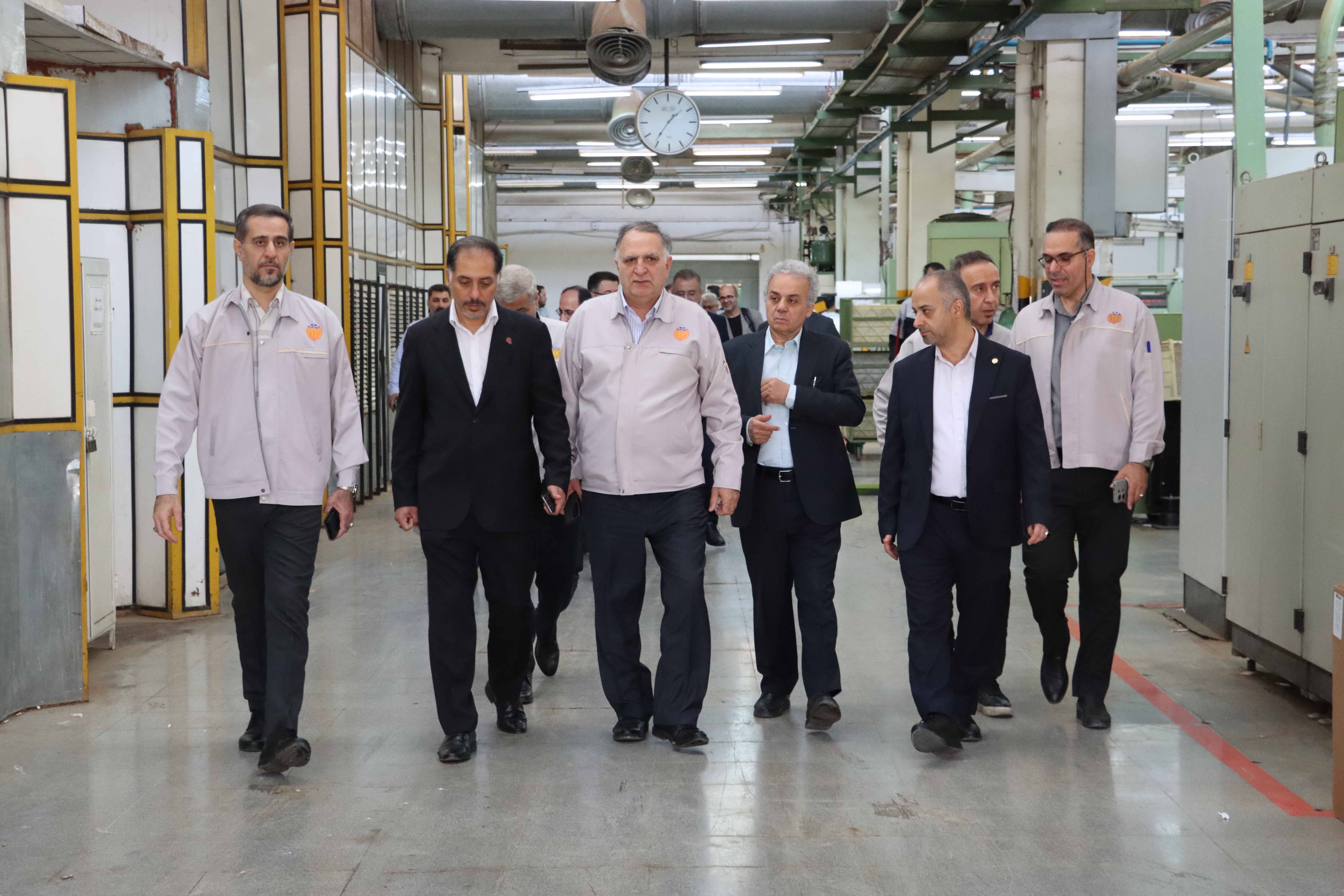 بازدید مدیران بورسی از شرکت دخانیات ایران